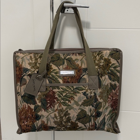 Diane Von Furstenberg Handbags - Vintage Diane Von Furstenburg weekender bag floral tapestry shoulder bag